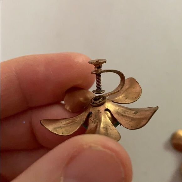 Vintage Clip On Screw Back Earrings Flower - Picture 5 of 7